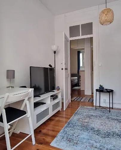 Appartamento Charming To Rent Lisbona